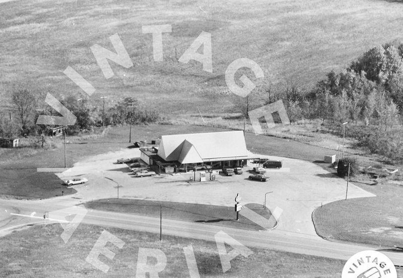 Hornes Motor Lodge & Restaurant - Lawrence - 265 Crandall Pkwy (newer photo)